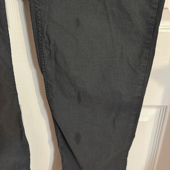 36/30 x 27.5” inseam. Grey. Men’s casualpants. Few food grade oil drops - Picture 4 of 8